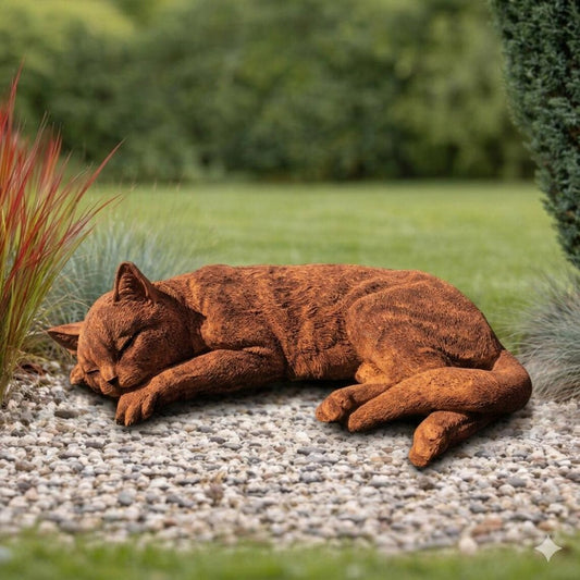Gartenfigur massiver Steinguss schlafend Katze – Rostpatina handgearbeitet in Deutschland – Frostfest Wetterfest Rost Deko Garten Terrasse