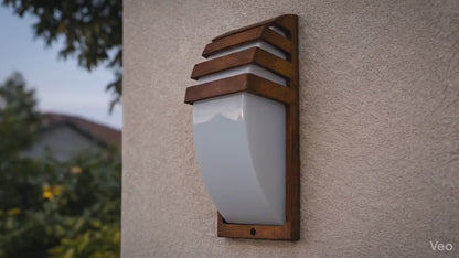 Außenwandleuchte mit echter Rostbeschichtung – E27 | IP54 | Handgefertigt